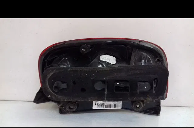 Feu arrière gauche Nissan MICRA III (K12) 1.2 16v (2003-2010) occasion