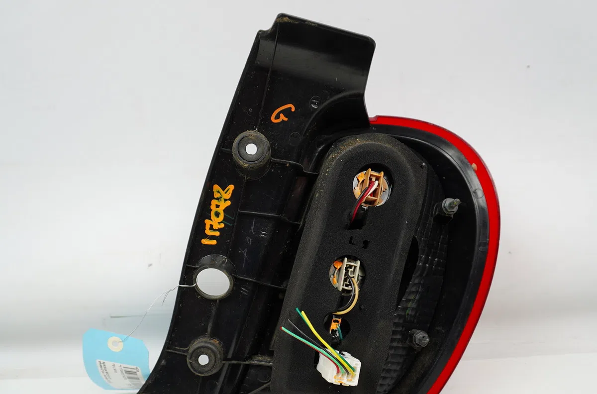 Feu arrière gauche Nissan MICRA IV (K13K) 1.2 (2010-2015) occasion