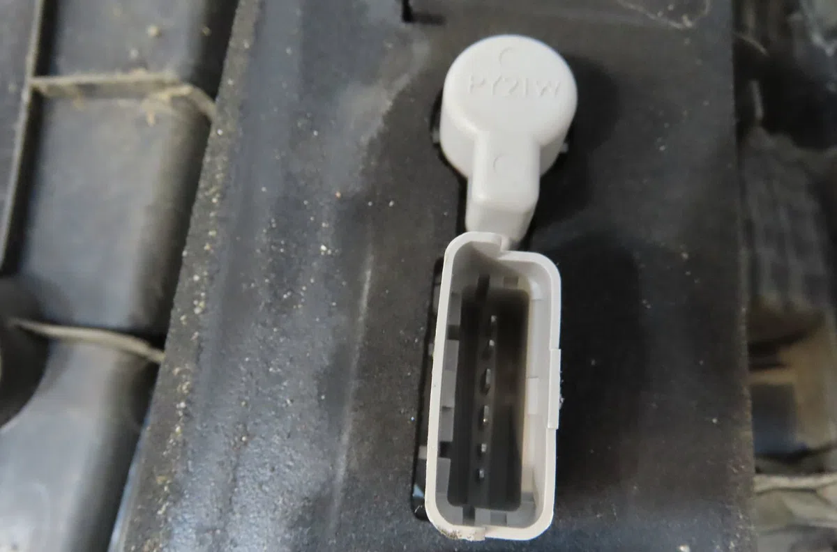 Feu arrière gauche Nissan MICRA IV (K13K) 1.2 (2010-2015) occasion