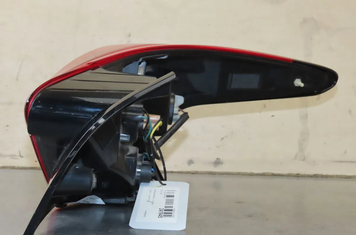 Feu arrière gauche NISSAN MICRA occasion