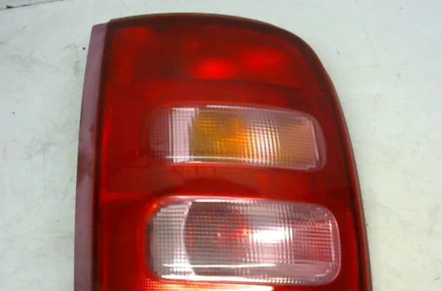 Feu arrière gauche NISSAN MICRA occasion