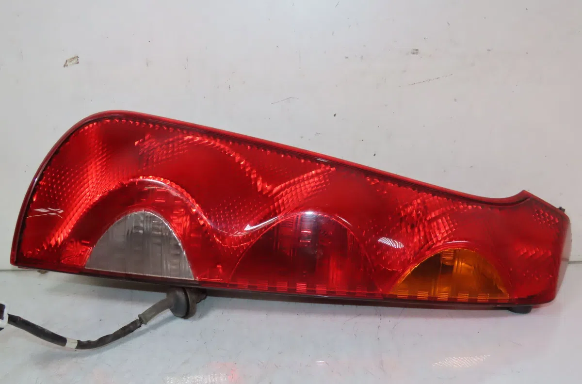 Feu arrière gauche Nissan NOTE (E11, NE11) 1.4 (2006-2012) occasion