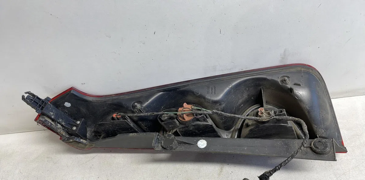 Feu arrière gauche Nissan NOTE (E11, NE11) 1.5 dci (2010-2012) occasion