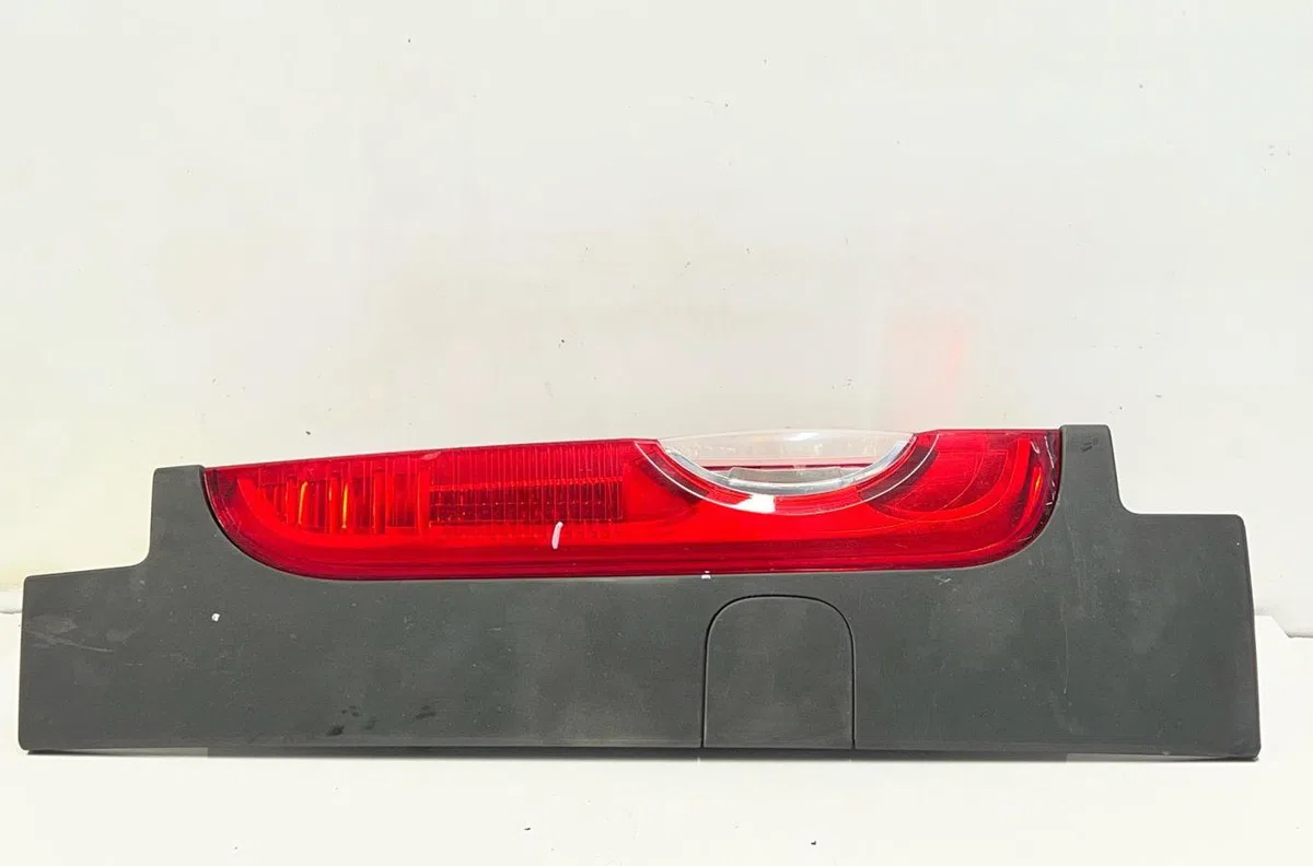 Feu arrière gauche NISSAN PRIMASTAR 1 PHASE 2 occasion