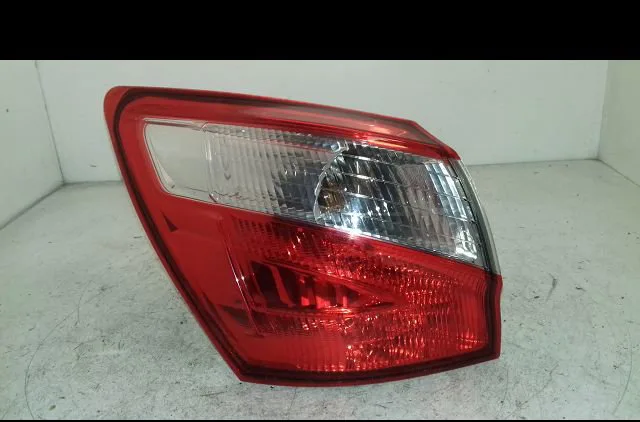 Feu arrière gauche Nissan QASHQAI - QASHQAI 2 I (J10, NJ10, JJ10E) 1.5 dci (2010-2013) 5 portes occasion