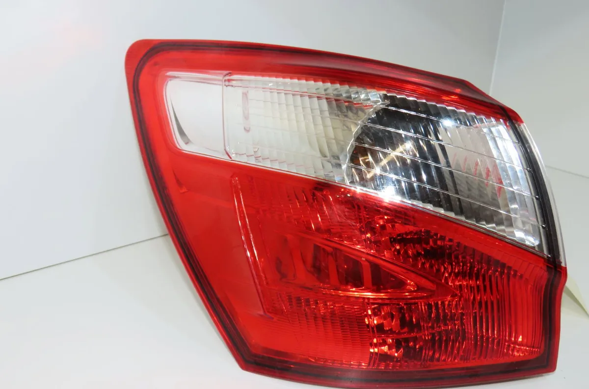 Feu arrière gauche Nissan QASHQAI - QASHQAI 2 I (J10, NJ10, JJ10E) 1.6 dci traction intégrale (2011-2013) occasion