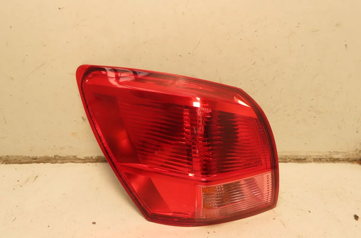 Feu arrière gauche Nissan QASHQAI - QASHQAI 2 I (J10, NJ10, JJ10E) 2.0 dci (2007-2013) occasion