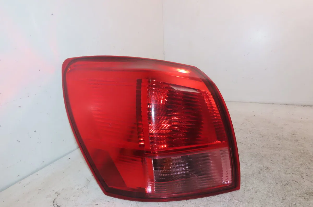 Feu arrière gauche Nissan QASHQAI - QASHQAI 2 I (J10, NJ10, JJ10E) 2.0 traction intégrale (2007-2013) occasion