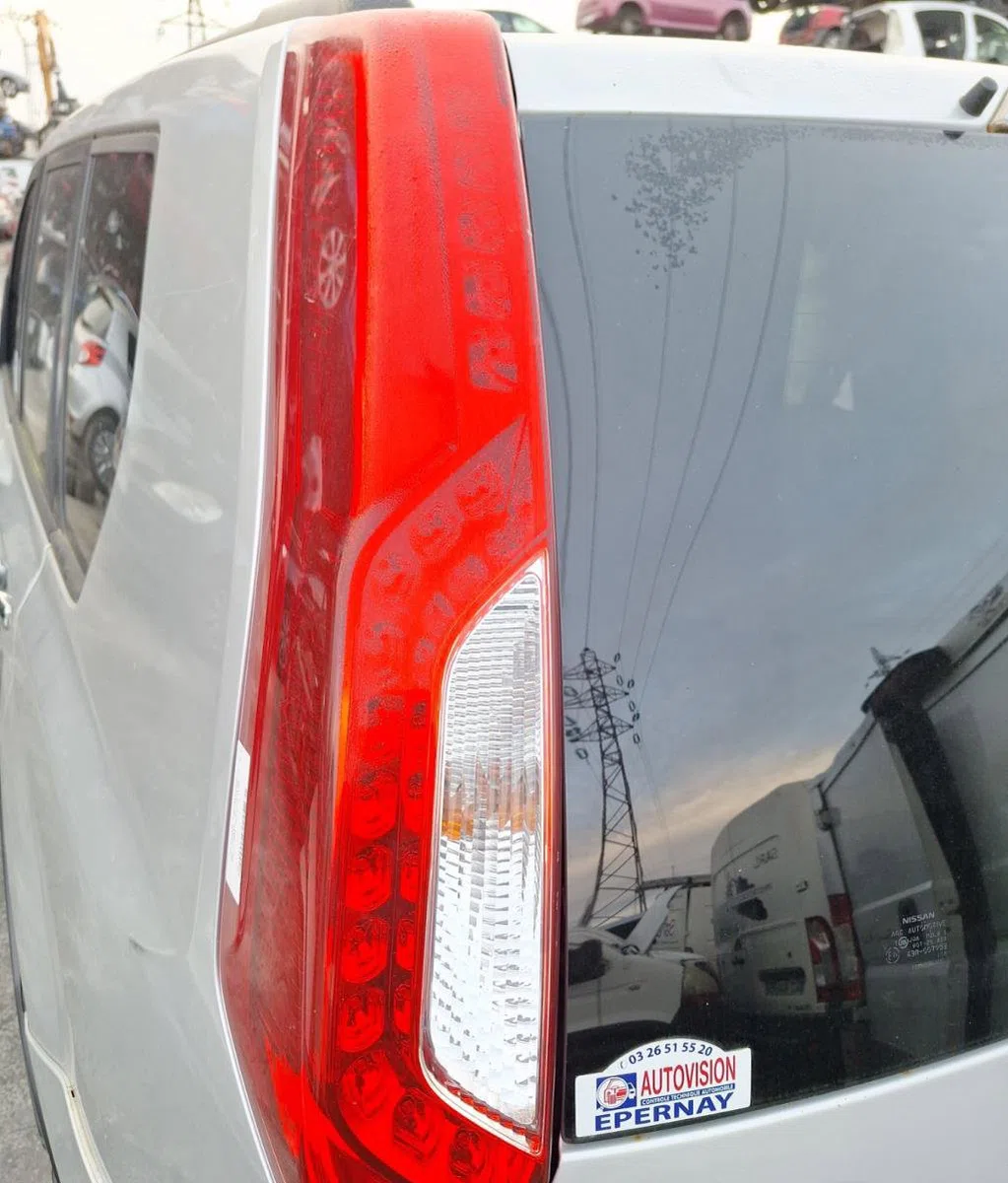 Feu arrière gauche NISSAN X-TRAIL 2  X-TRAIL 2 PHASE 1 occasion