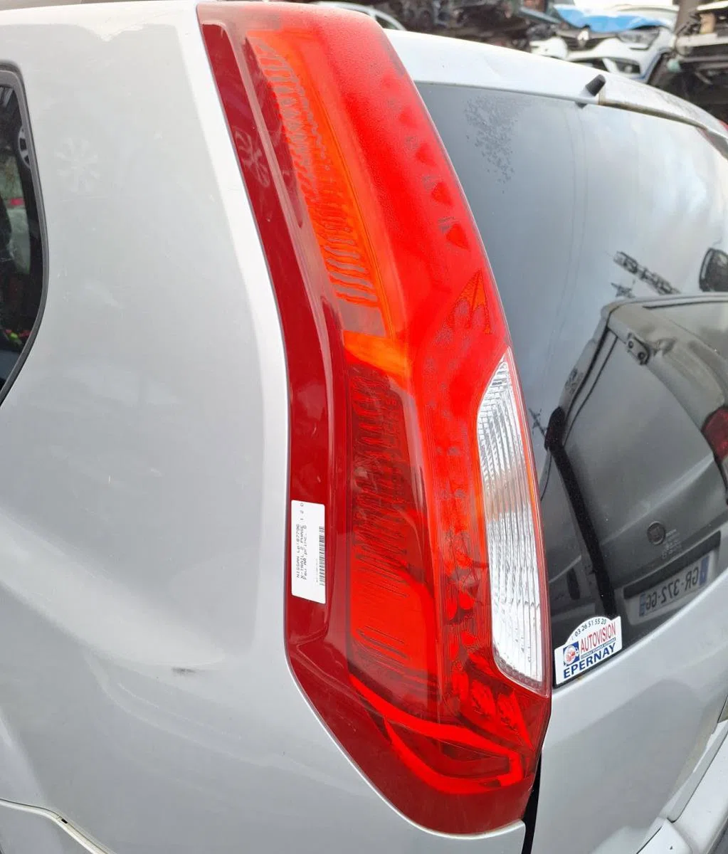 Feu arrière gauche NISSAN X-TRAIL 2  X-TRAIL 2 PHASE 1 occasion