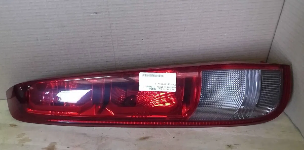 Feu arrière gauche Nissan X-TRAIL I (T30) 2.2 di 4x4 (2001-2005) occasion