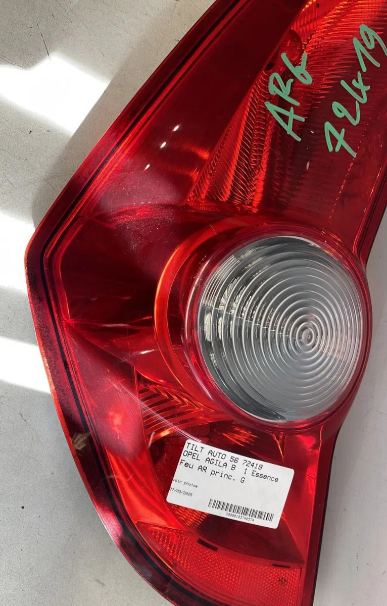 Feu arrière gauche Opel AGILA (B) (H08) 1.0 (f68) (2008-2011) occasion