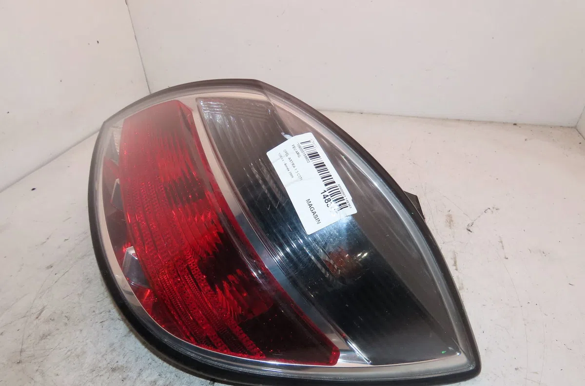Feu arrière gauche Opel ASTRA H (A04) 1.3 cdti (l48) (2005-2010) occasion