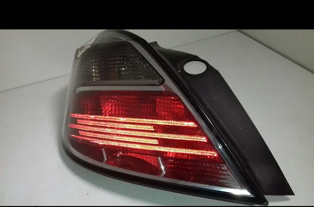 Feu arrière gauche Opel ASTRA H (A04) 1.7 cdti (l48) (2004-2010) occasion