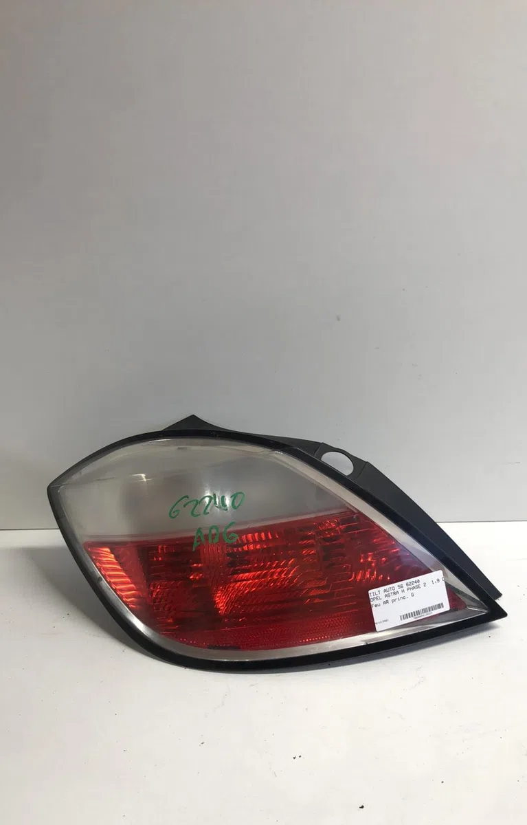 Feu arrière gauche Opel ASTRA H (A04) 1.9 cdti (l48) (2004-2010) occasion