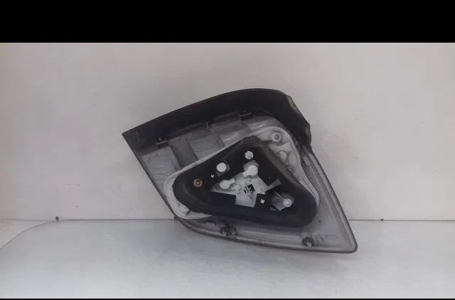Feu arrière gauche Opel ASTRA H Break (A04) 1.6 (l35) (2004-2010) occasion