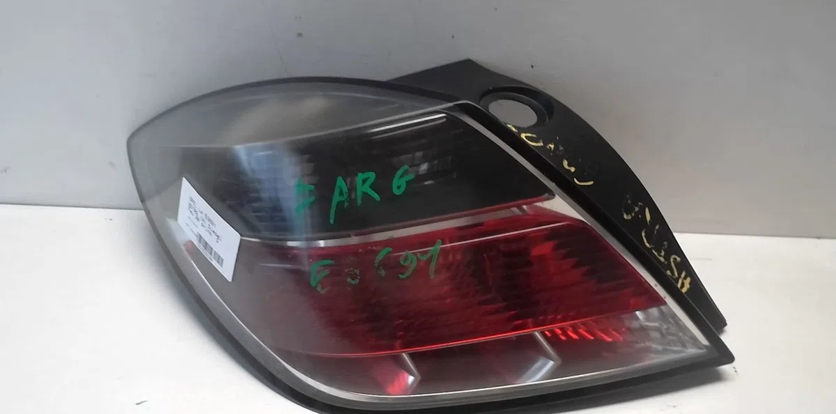 Feu arrière gauche Opel ASTRA H GTC (A04) 1.3 cdti (l08) (2005-2010) 3 portes occasion