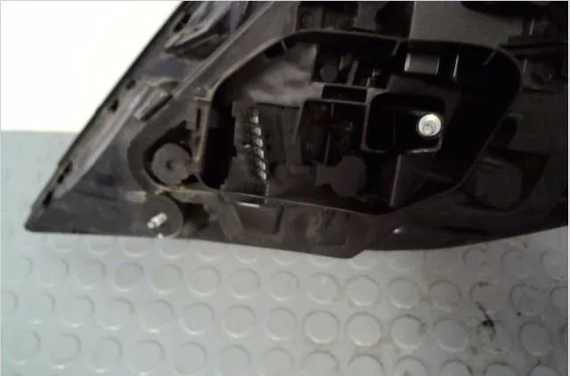 Feu arrière gauche Opel ASTRA H GTC (A04) 1.3 cdti (l08) (2005-2010) 3 portes occasion