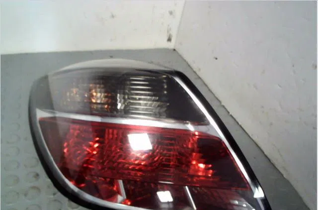 Feu arrière gauche Opel ASTRA H GTC (A04) 1.3 cdti (l08) (2005-2010) 3 portes occasion