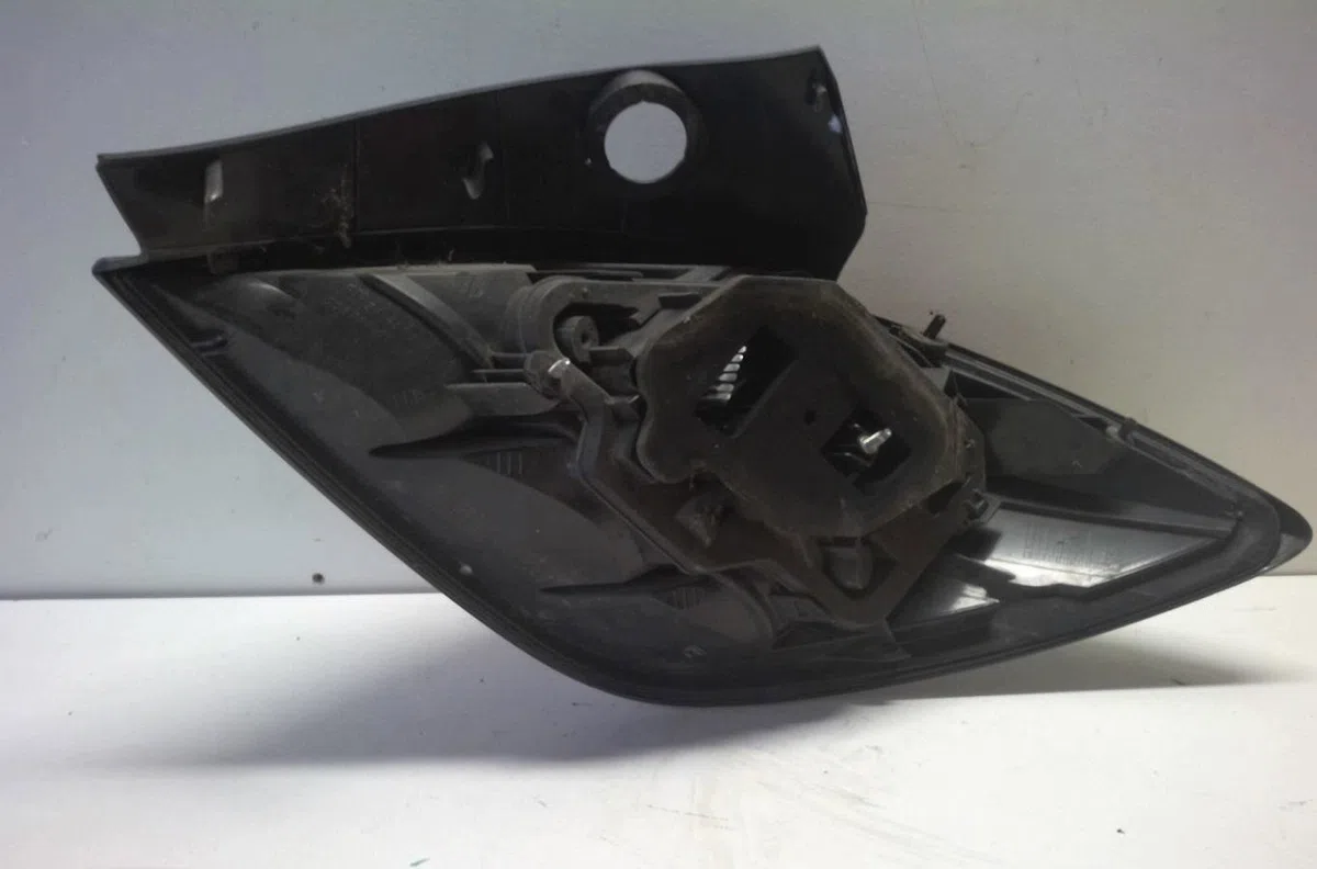 Feu arrière gauche Opel ASTRA H GTC (A04) 1.9 cdti 16v (l08) (2005-2010) occasion