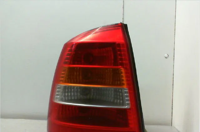 Feu arrière gauche OPEL ASTRA II occasion