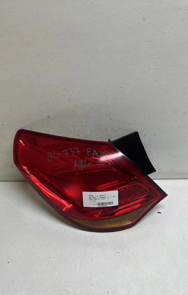 Feu arrière gauche Opel ASTRA J (P10) 1.4 (68) (2009-2015) occasion
