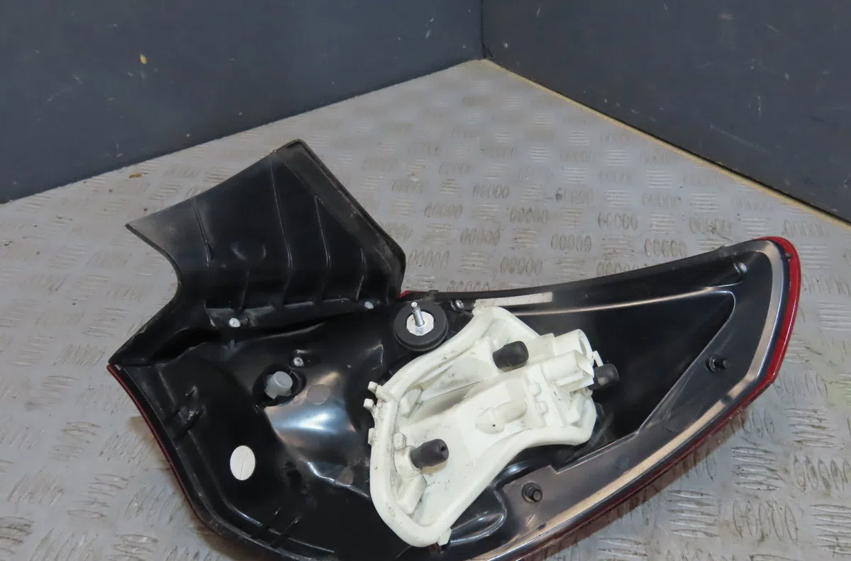 Feu arrière gauche Opel ASTRA J (P10) 1.6 cdti (68) (2013-2015) occasion