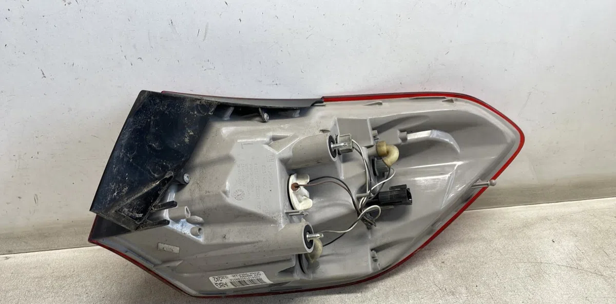 Feu arrière gauche Opel ASTRA J Sports Tourer (P10) 1.6 cdti (35) (2013-2015) occasion