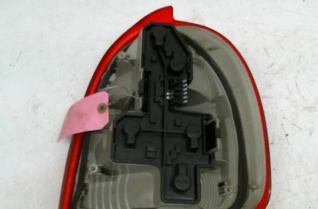Feu arrière gauche Opel CORSA B (S93) 1.0 i 12v (f08, f68, m68) (1996-2000) occasion
