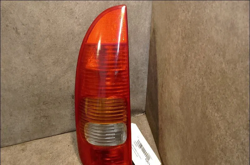Feu arrière gauche Opel CORSA B (S93) 1.0 i 12v (f08, f68, m68) (1996-2000) occasion