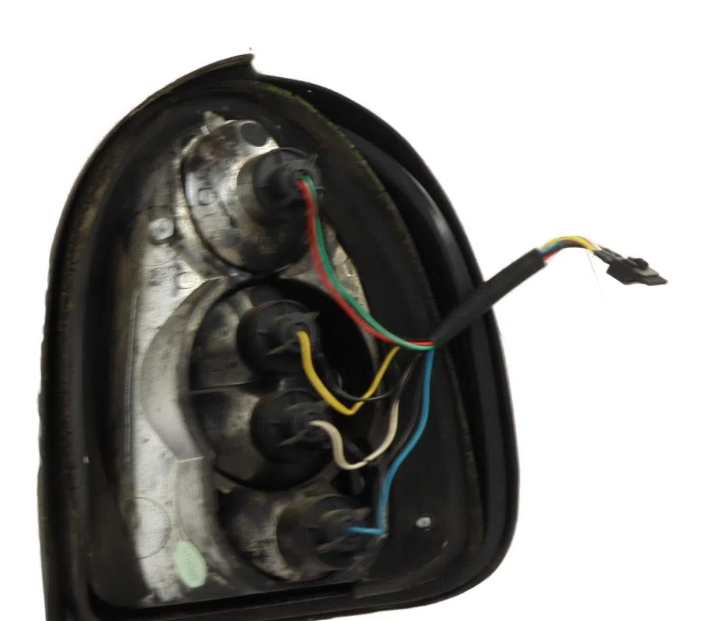Feu arrière gauche Opel CORSA B (S93) 1.2 i 16v (f08, f68, m68) (1998-2000) 5 portes occasion