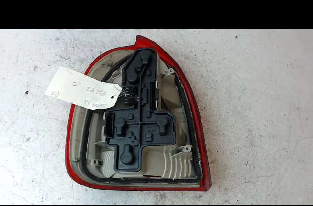 Feu arrière gauche Opel CORSA B (S93) 1.2 i (f08, f68, m68) (1993-2000) occasion