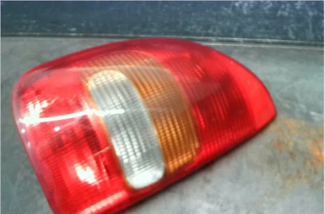 Feu arrière gauche Opel CORSA B (S93) 1.7 d (f08, f68, m68) (1996-2000) occasion