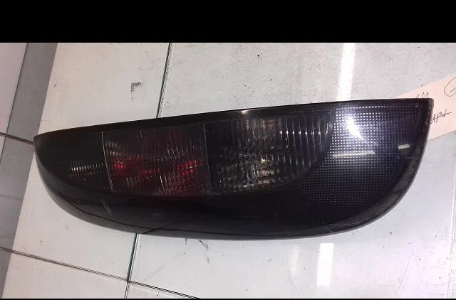 Feu arrière gauche Opel CORSA C (X01) 1.7 cdti (f08, f68) (2003-2009) occasion