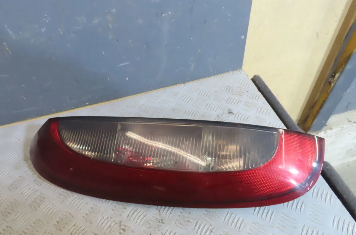 Feu arrière gauche Opel CORSA C (X01) 1.7 dti (f08, f68) (2000-2009) 5 portes occasion