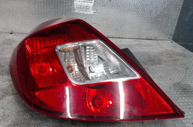 Feu arrière gauche OPEL CORSA D  CORSA D PHASE 1 occasion