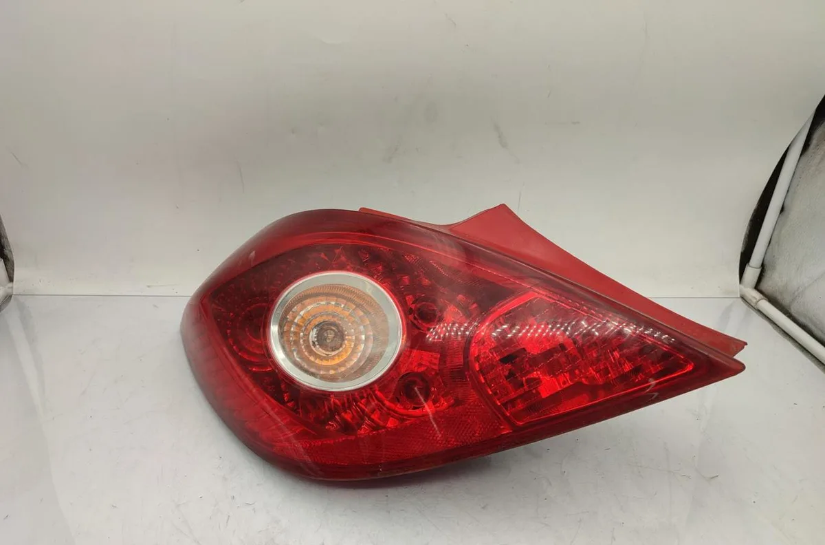 Feu arrière gauche OPEL CORSA D PHASE 1 occasion