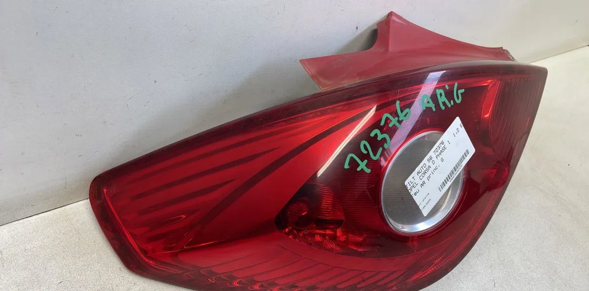 Feu arrière gauche Opel CORSA D (S07) 1.2 (l08, l68) (2006-2014) 5 portes occasion