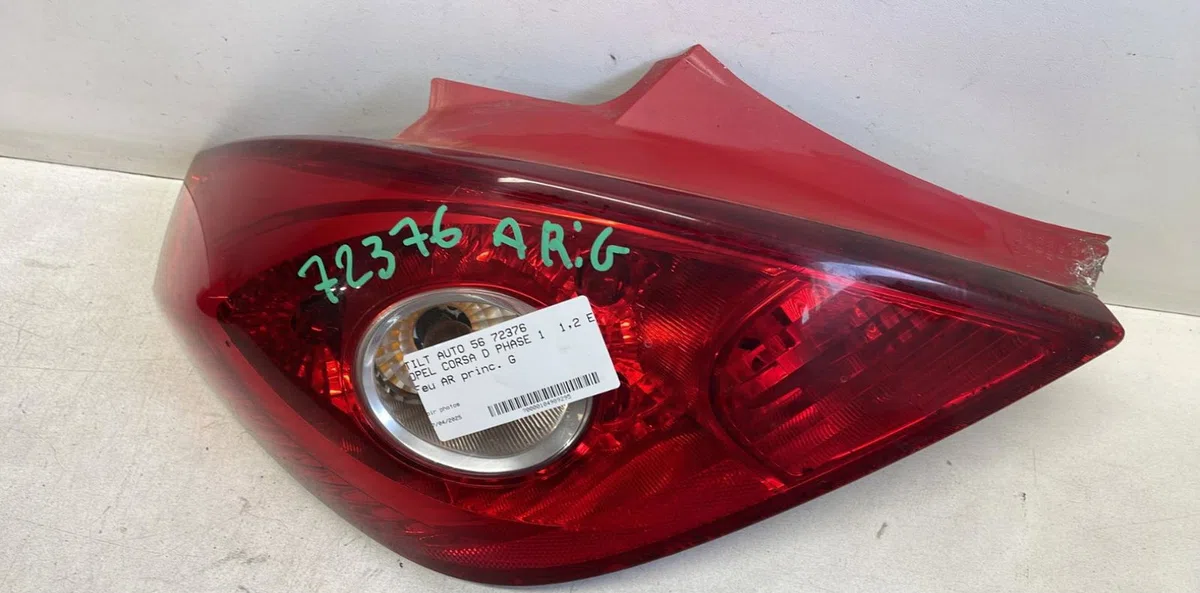 Feu arrière gauche Opel CORSA D (S07) 1.2 (l08, l68) (2006-2014) 5 portes occasion