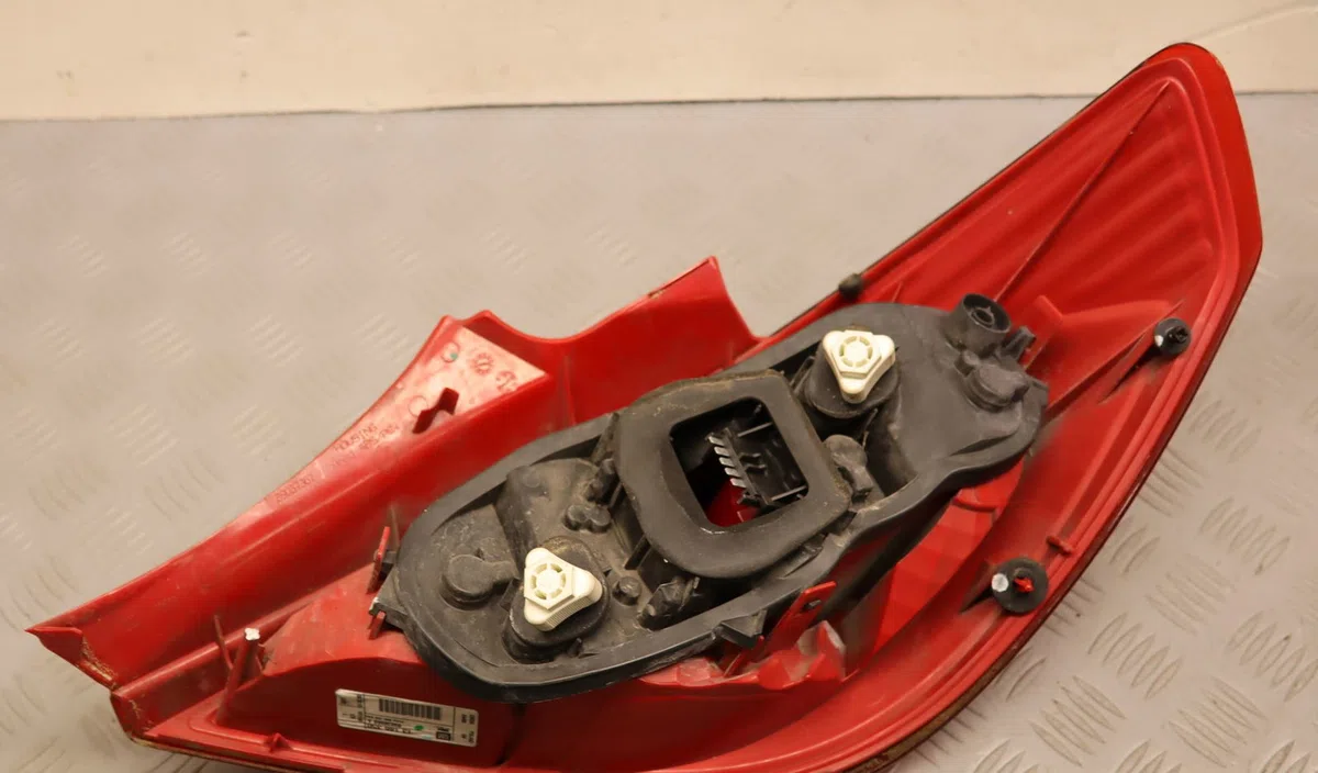 Feu arrière gauche Opel CORSA D (S07) 1.3 cdti (l08, l68) (2006-2014) 3 portes occasion