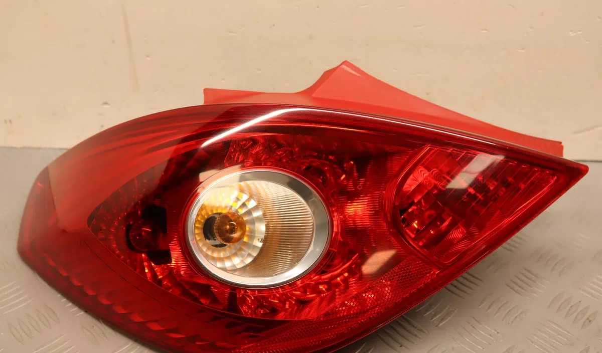 Feu arrière gauche Opel CORSA D (S07) 1.3 cdti (l08, l68) (2006-2014) 3 portes occasion