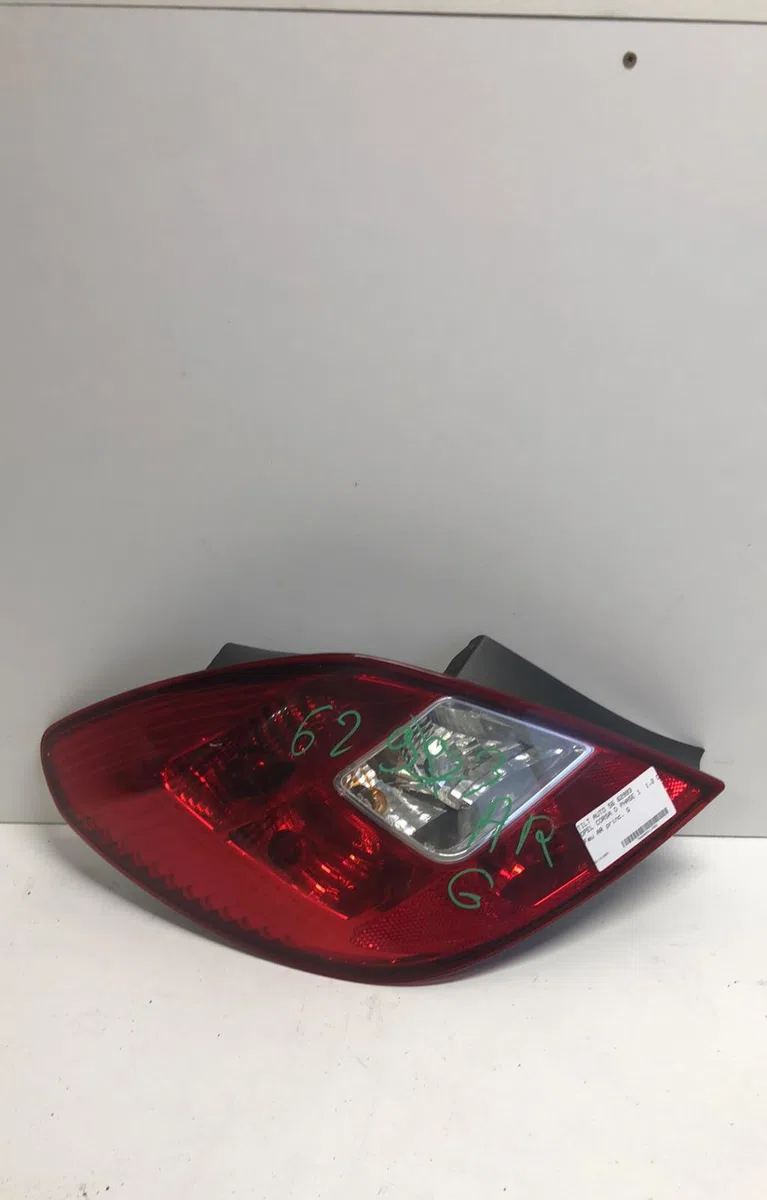 Feu arrière gauche Opel CORSA D (S07) 1.3 cdti (l08, l68) (2006-2014) 5 portes occasion