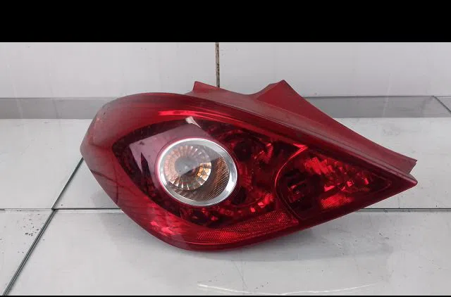 Feu arrière gauche Opel CORSA D (S07) 1.4 (l08, l68) (2006-2014) occasion