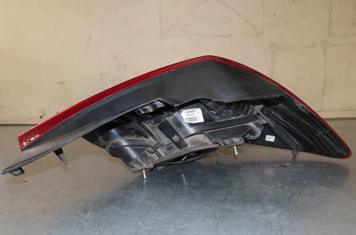 Feu arrière gauche Opel CORSA E (X15) 1.3 cdti (08, 68) (2014) occasion