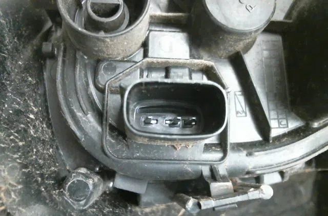 Feu arrière gauche Opel CORSA E (X15) 1.4 (08, 68) (2014) occasion