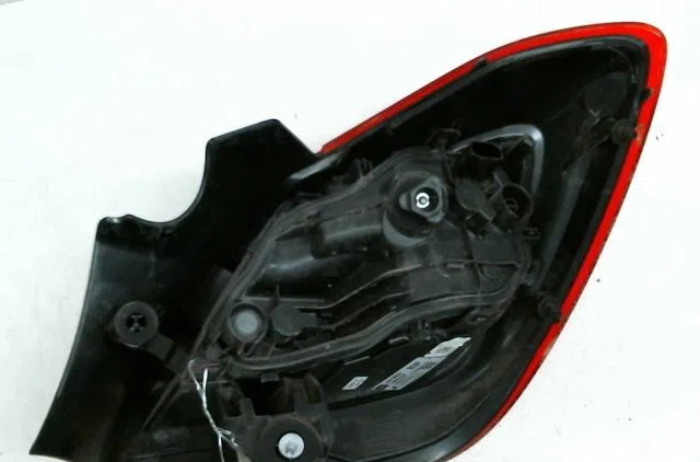 Feu arrière gauche Opel CORSA E (X15) 1.4 turbo (08, 68) (2014-2019) occasion