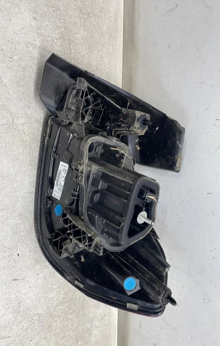 Feu arrière gauche OPEL CORSA F PHASE 1 occasion