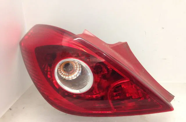 Feu arrière gauche OPEL CORSA IV 2007 occasion