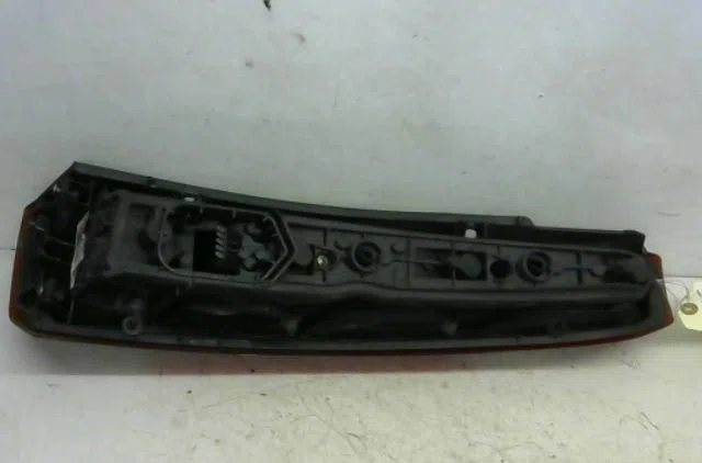 Feu arrière gauche Opel MERIVA A Monospace (X03) 1.3 cdti (e75) (2003-2010) occasion