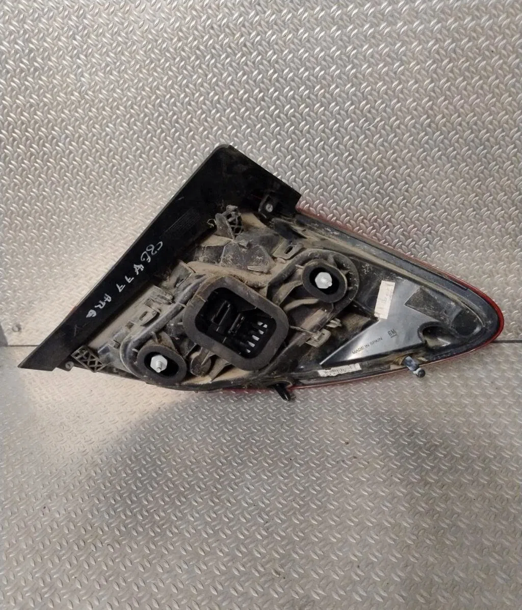 Feu arrière gauche OPEL MERIVA B  0 occasion